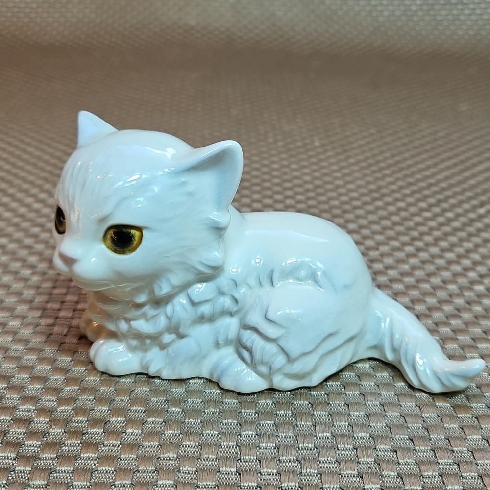Vintage Goebel W Germany White Porcelain Cat Figurine Statue Persian Collectible
